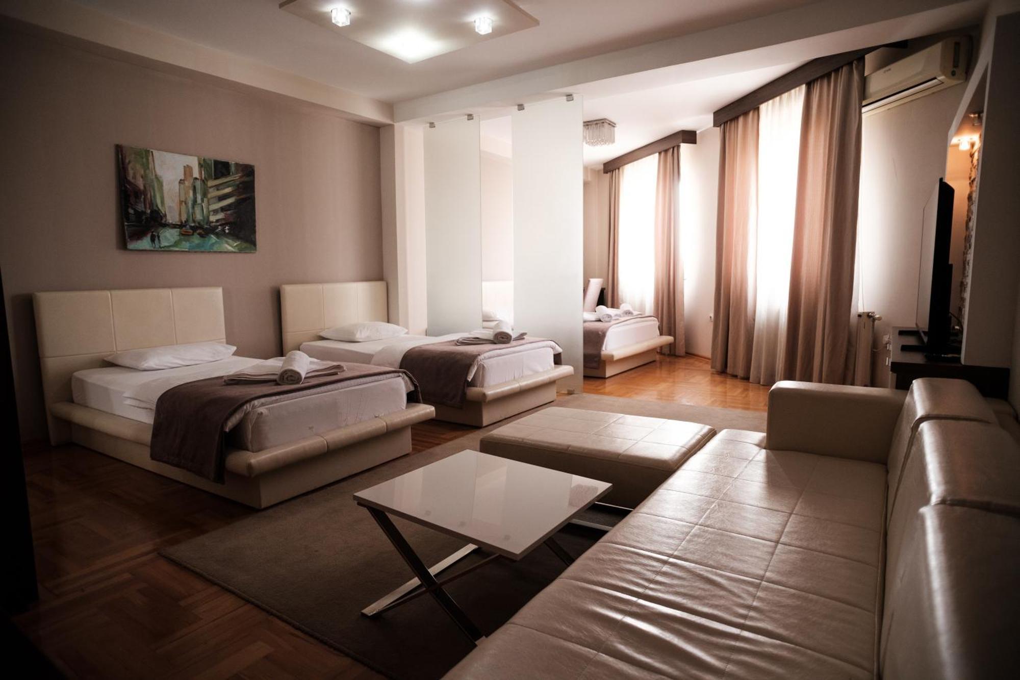 Garni Uni Elita Lux Hotel Ni Exterior foto