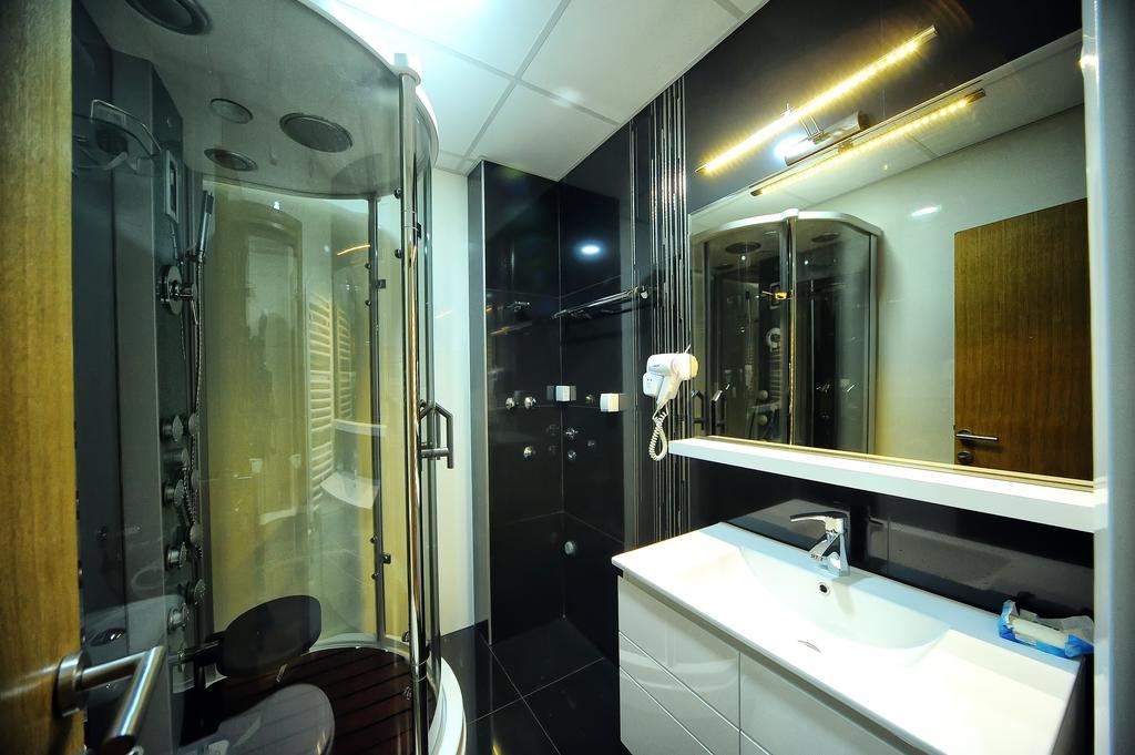 Garni Uni Elita Lux Hotel Ni Quarto foto