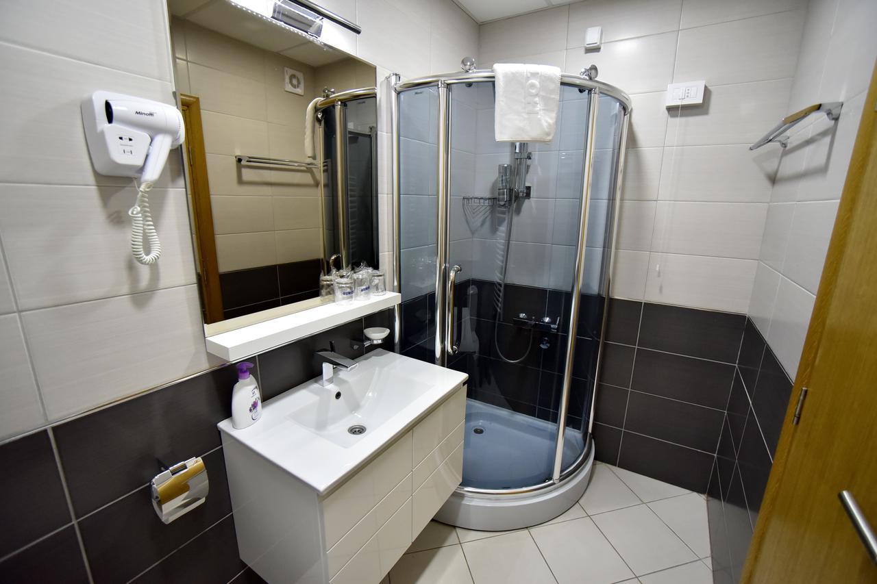 Garni Uni Elita Lux Hotel Ni Exterior foto